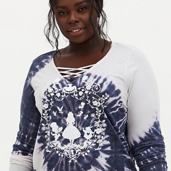 torrid Tops - 🆕️ NWT Disney's Alice In Wonderland Top Size 2